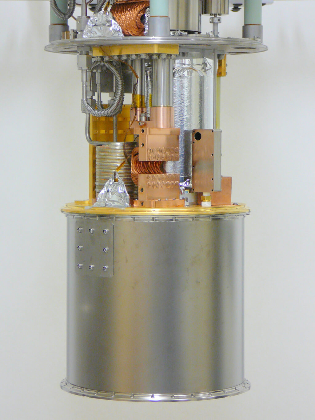 Small Cylindrical ADR Cryostat